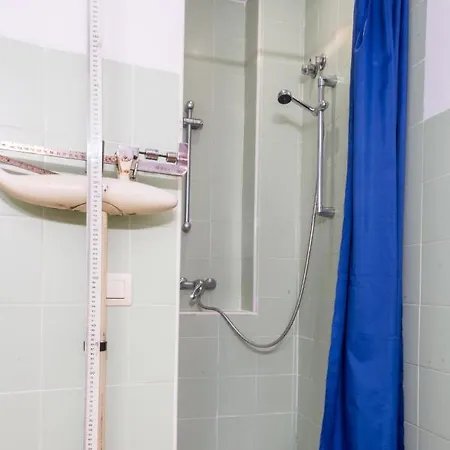 Pensión Privada En La Alameda 5